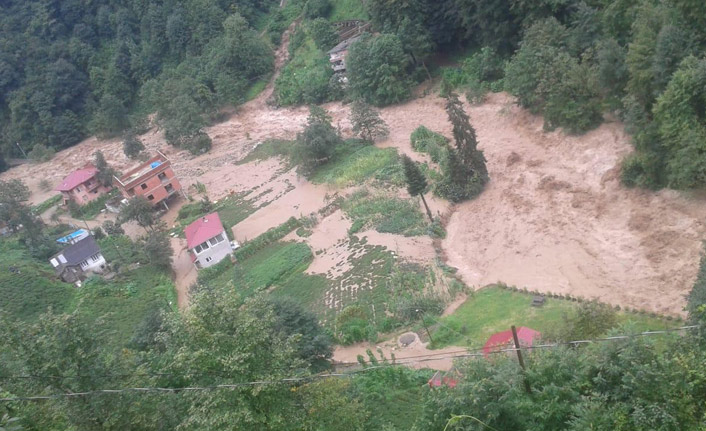 Rize'deki köyden büyük hasar