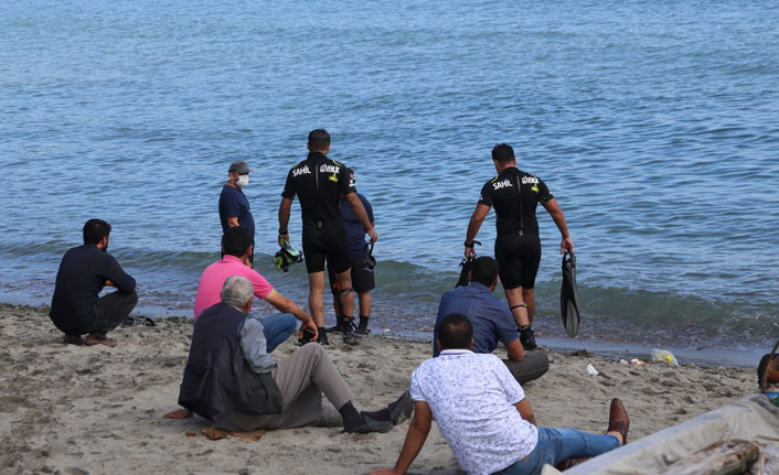 Denizde kaybolan genci arama çalışmaları sürüyor