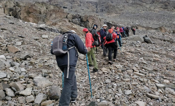 Kaçkar Dağı zirvesinde traş keyfi