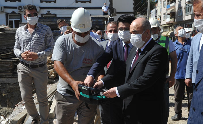 Vali Dağlı temel atma törenine katıldı