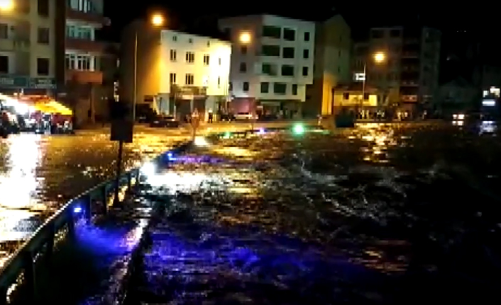 Giresun-Dereli-Sivas kara yolu ulaşıma kapandı