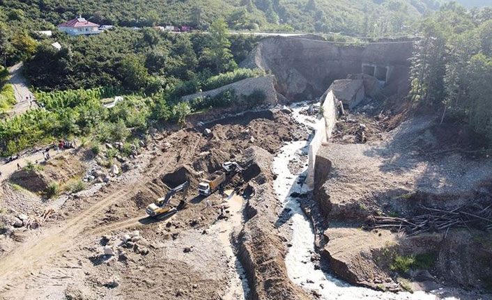 Selde kayıp asker ve vatandaşları arama çalışmaları devam ediyor