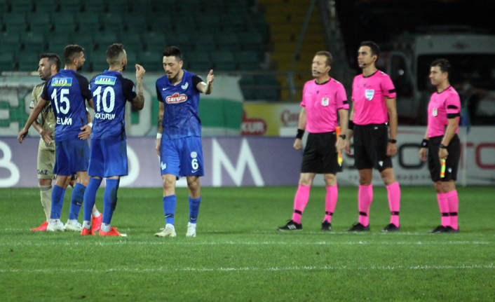 Çaykur Rizespor Fenerbahçe maçında tartışmalı penaltı