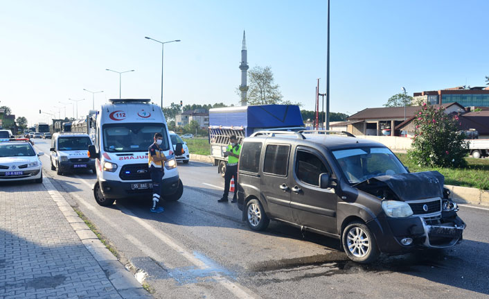 Samsun'da Trafik kazası, iki ticari araç çarpıştı.: 5 yaralı.15 Eylül 2020