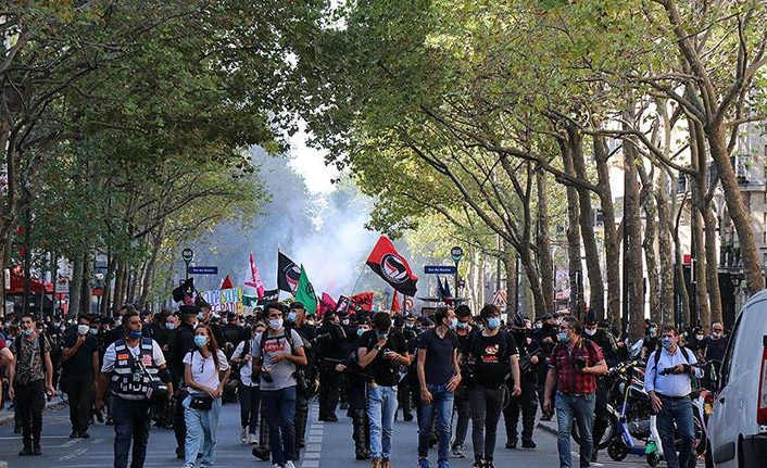 Fransa'da Macron ve hükümet karşıtı protesto