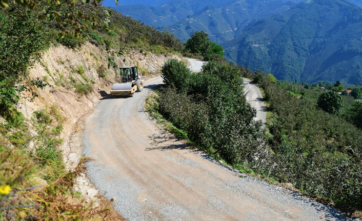 Yol onarım ve yenileme çalışmaları sürüyor