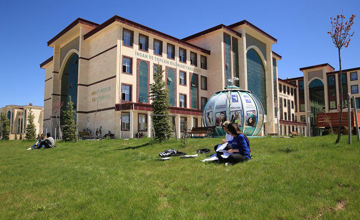 Bayburt Üniversitesi'nde lisansüstü programlarına yoğun ilgi