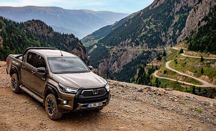 Yenilenen Toyota Hilux Toyota Plaza Ayyıldız’da satışta