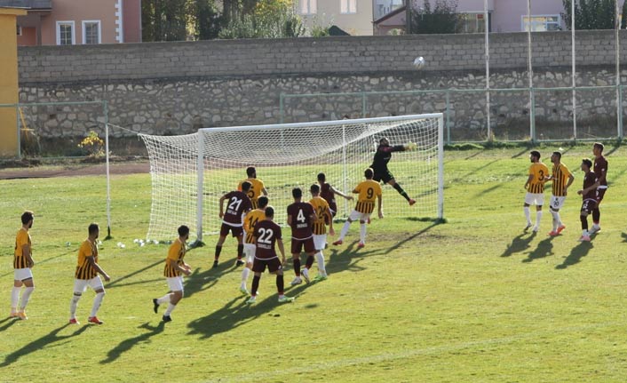 Bayburt Özel idare sahasında kazandı