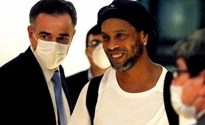 Ronaldinho Azerbaycan'a destek oldu