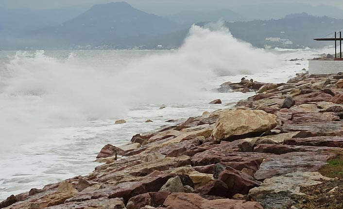 Ordu’da dev dalgalar korkuttu