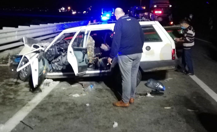 Ters yönden gelen araçla kafa kafaya çarpıştı: 2 ölü, 2 yaralı