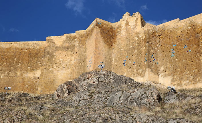 Bayburt Kalesi'nde aydınlatma çalışması başladı