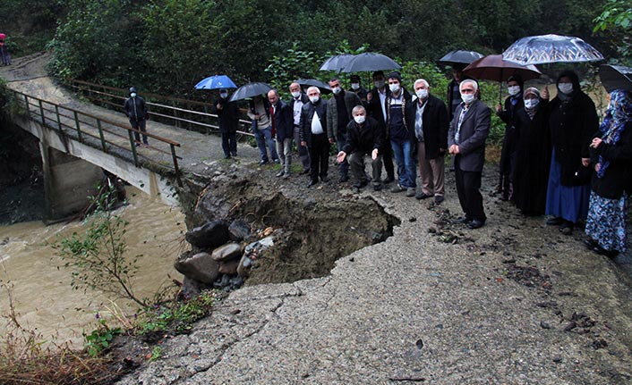 Giresun'da köylülerin köprü çilesi