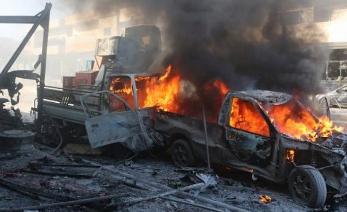 Bomba yüklü araç patladı: 3 ölü