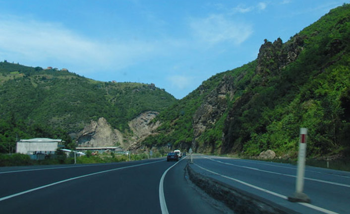 Trabzon Maçka yolunda çalışma. 6 Aralık 2020