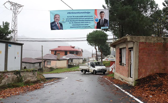 Ordu'da CHP’li başkandan AK Parti'li başkana pankartlı teşekkür