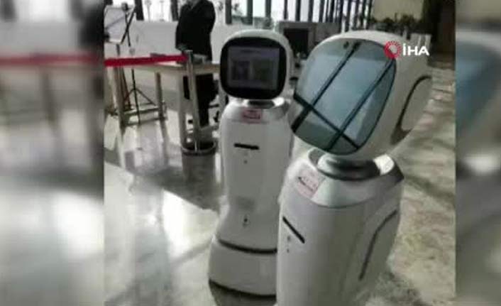 İki robotun tartıştığı anlar gündem oldu