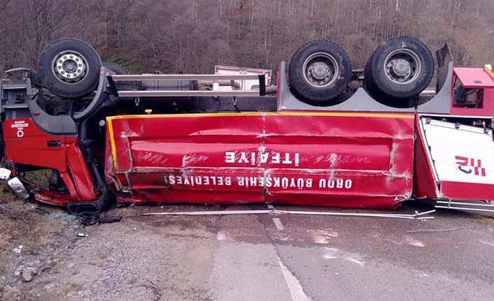 Ordu'da itfaiye aracı devrildi