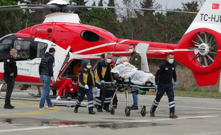 Beyni kanaması geçiren hastanın imdadına helikopterle yetişildi