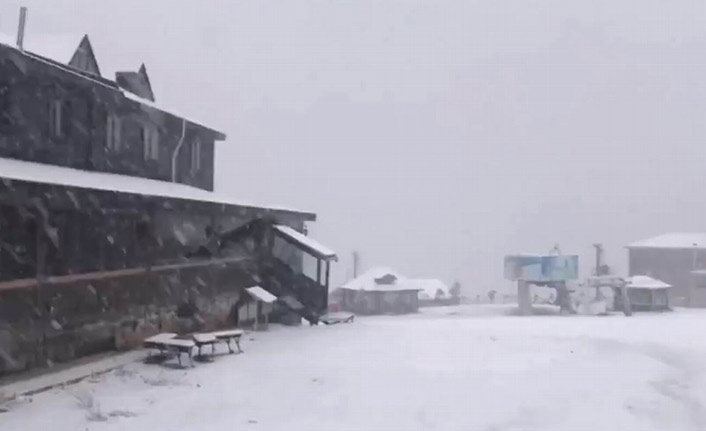 Samsun’da beklenen kar yağışı Ladik ilçesi Akdağ’da kendini gösterdi.