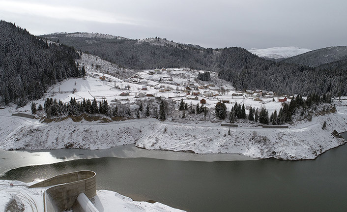 Karadeniz yaylalarında kar güzelliği