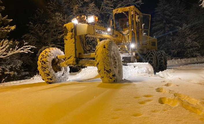 Doğu Karadeniz’de kar esareti; 458 köy yolu kapandı