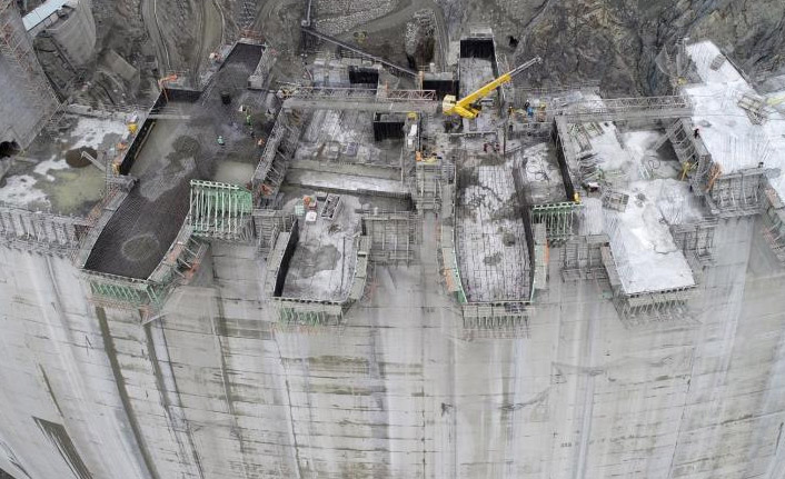 Yusufeli Barajı'nda son 4 metre