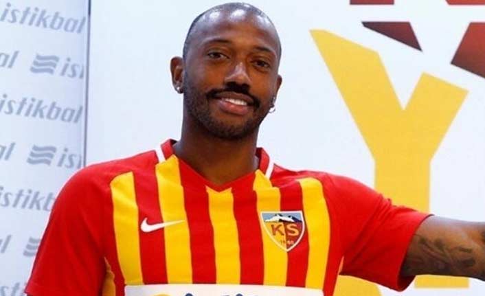 Kayserispor Fernandes ile 3 ismi kadro dışı bıraktı