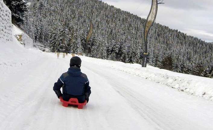 Kümbet Yaylasında kızakla kayak heyecanı