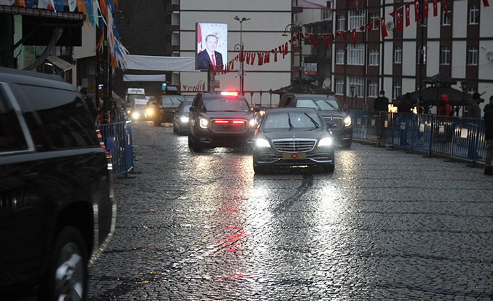 Cumhurbaşkanı Erdoğan Rize'ye döndü