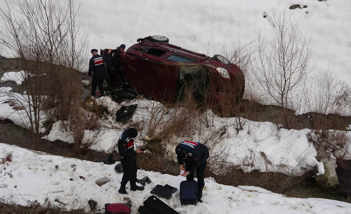 Trabzon'a gelirken kaza! 50 metrelik uçuruma yuvarlandı