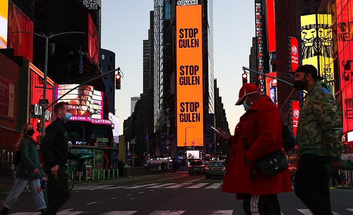 New York'un ünlü meydanında 'Gülen'i durdurun' ilanı