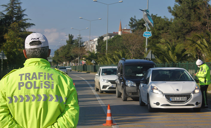 Samsun'da kısıtlamaya uymayanlara ceza yağdı