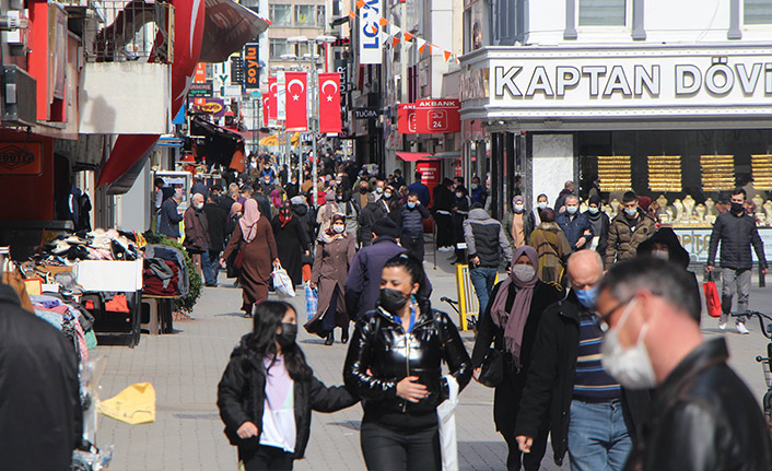 Karantinayı ihlal etti, alışverişte yakalandı