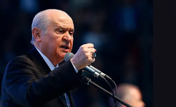 Bahçeli: Rütbelerini sökün