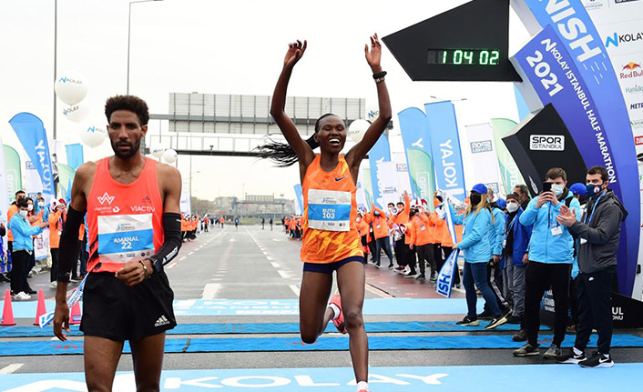 N Kolay İstanbul Yarı Maratonu’nda dünya rekoru