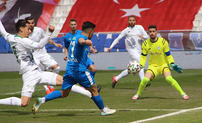 Erzurumspor Konyaspor'a mağlup! 3 gol 1 penaltı kaçtı