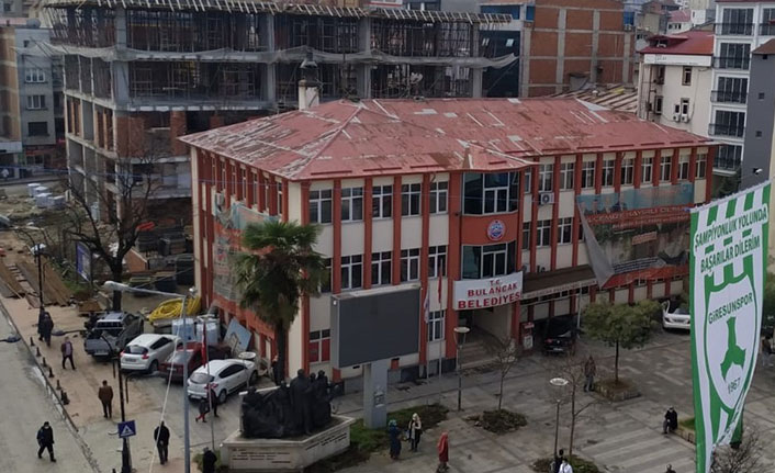 Giresun'da yeni hizmet binası yapılırken, eskisi yıkılıyor