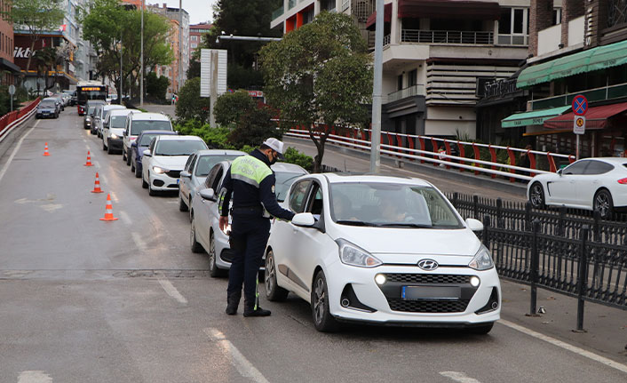 Samsun’da 1 günde 423 araç ve sürücüye 224 bin TL ceza