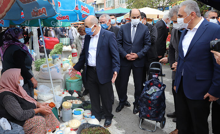 Vali Dağlı semt pazarlarında denetimlere katıldı