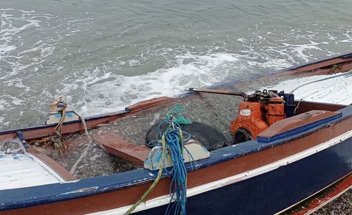 Karadeniz'de kayık alabora oldu: 1 ölü