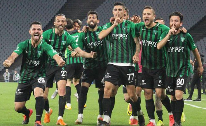 Kocaelispor, TFF 1. Lig'de! Sakaryaspor finali 4 golle kaybetti