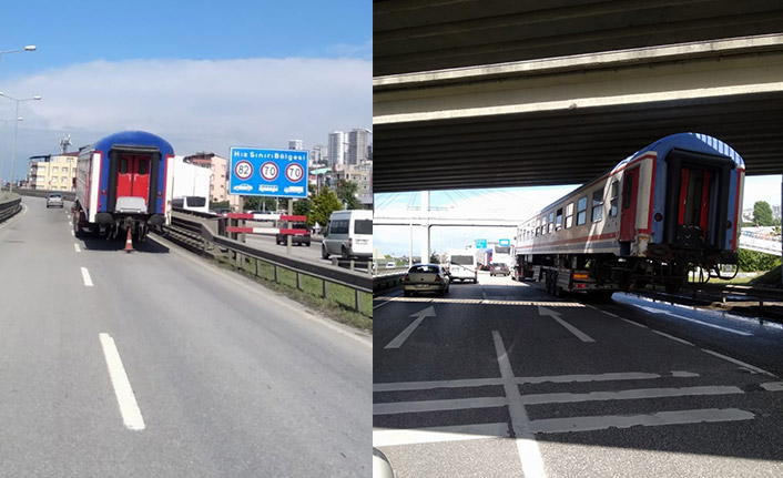 Karayolundaki tren vagonu şaşırttı