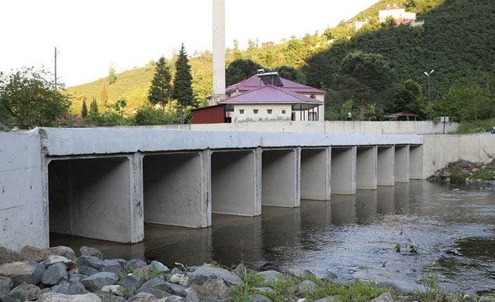 Ordu’da derelere bakslı köprüler yapılıyor