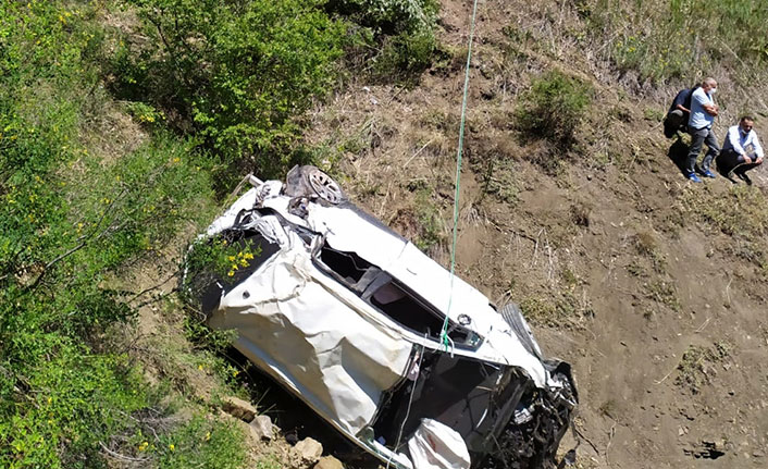 Giresun'da otomobil uçuruma yuvarlandı! 2 ölü, 2 yaralı