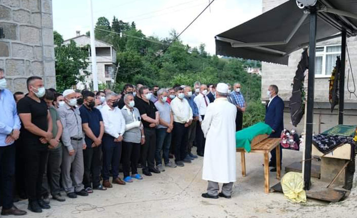 Kazada ölen anne ve oğlu toprağa verildi