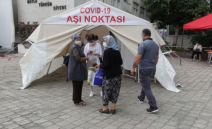 Artvin'de Kovid-19 aşı çadırları kuruldu