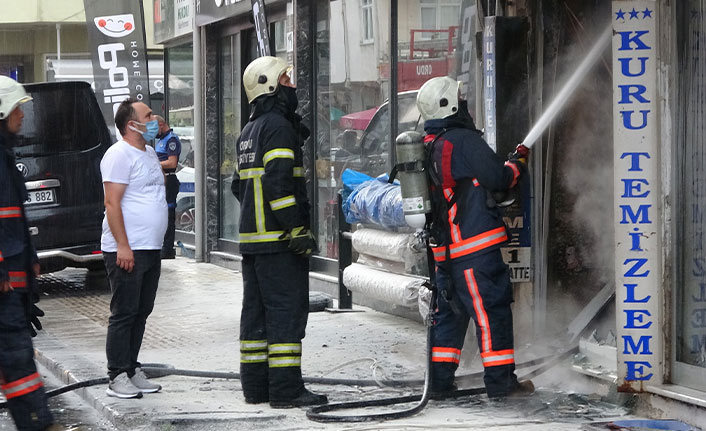 Kuru temizleme dükkanı küle döndü