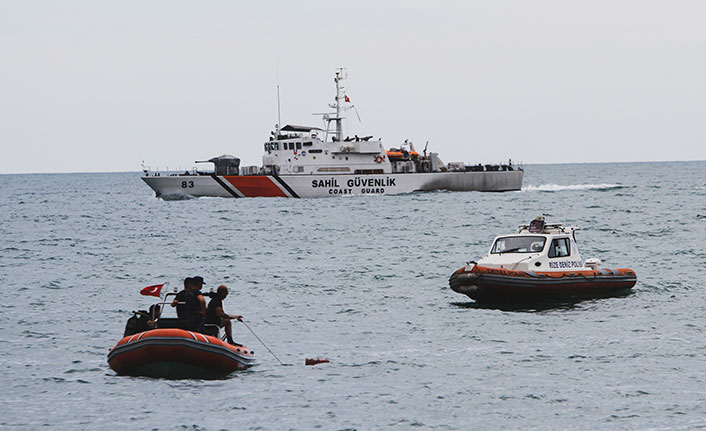 Karadeniz'de kaybolan şahsı arama çalışmalarına dalga engeli